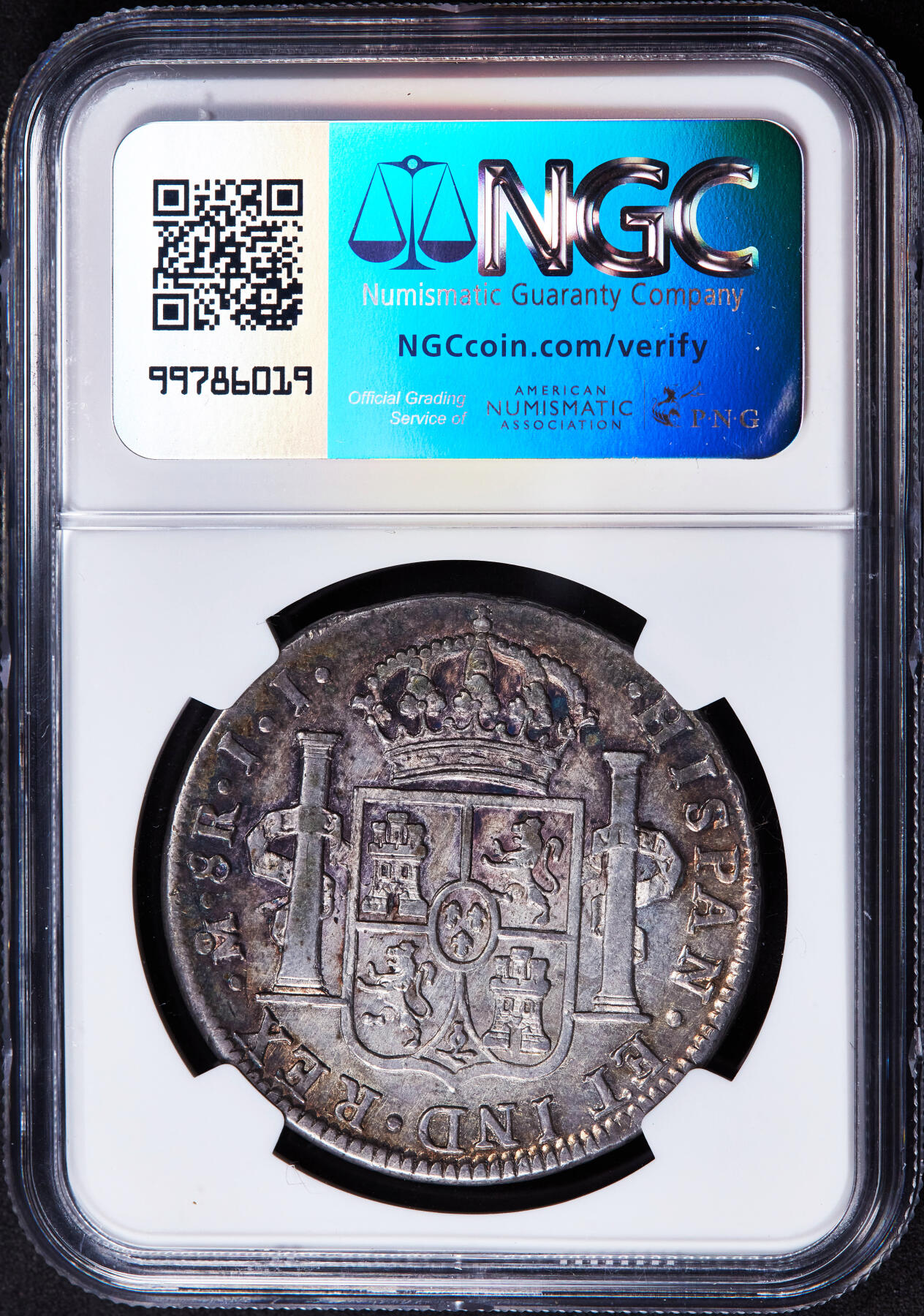 【俄甄集藏】2025年(044)11-12星期三晚 19:30 全场包邮 西属墨西哥1821年费尔南多七世JJ版8里亚尔双柱大银币，NGC AUD，五彩酱彩老包浆，细节深打，原光品相，疑似错杀，状态难得