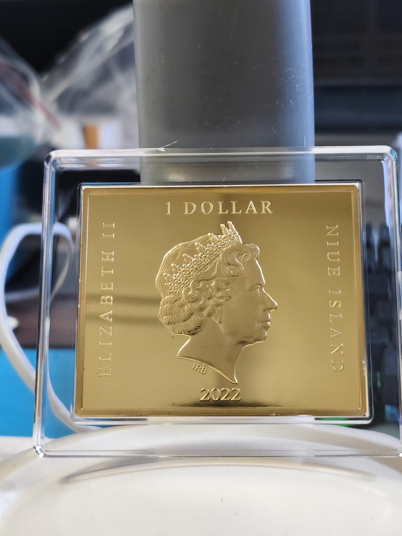 第180期拍卖【长期征集拍品】【北京币展专场】 纽埃2022年世界名画拼图艺术系列梵高星空纪念币，银999+铜，1克/60克，发行量2000枚