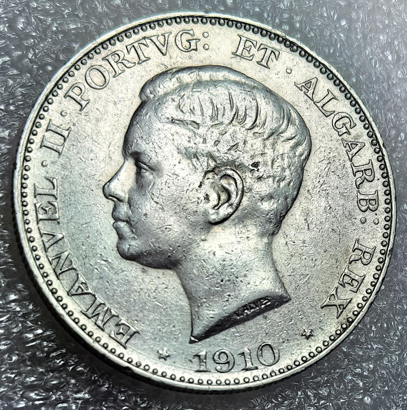 埃及、德属东非、匈牙利、葡萄牙、沙俄古银币古铜币，周五晚上九点倒数截拍，满百包邮，可寄存半年，喜欢朋友微信扫描二维码可直接参拍 少见AU好品葡萄牙1910年500瑞斯半岛战争纪念银币,km556