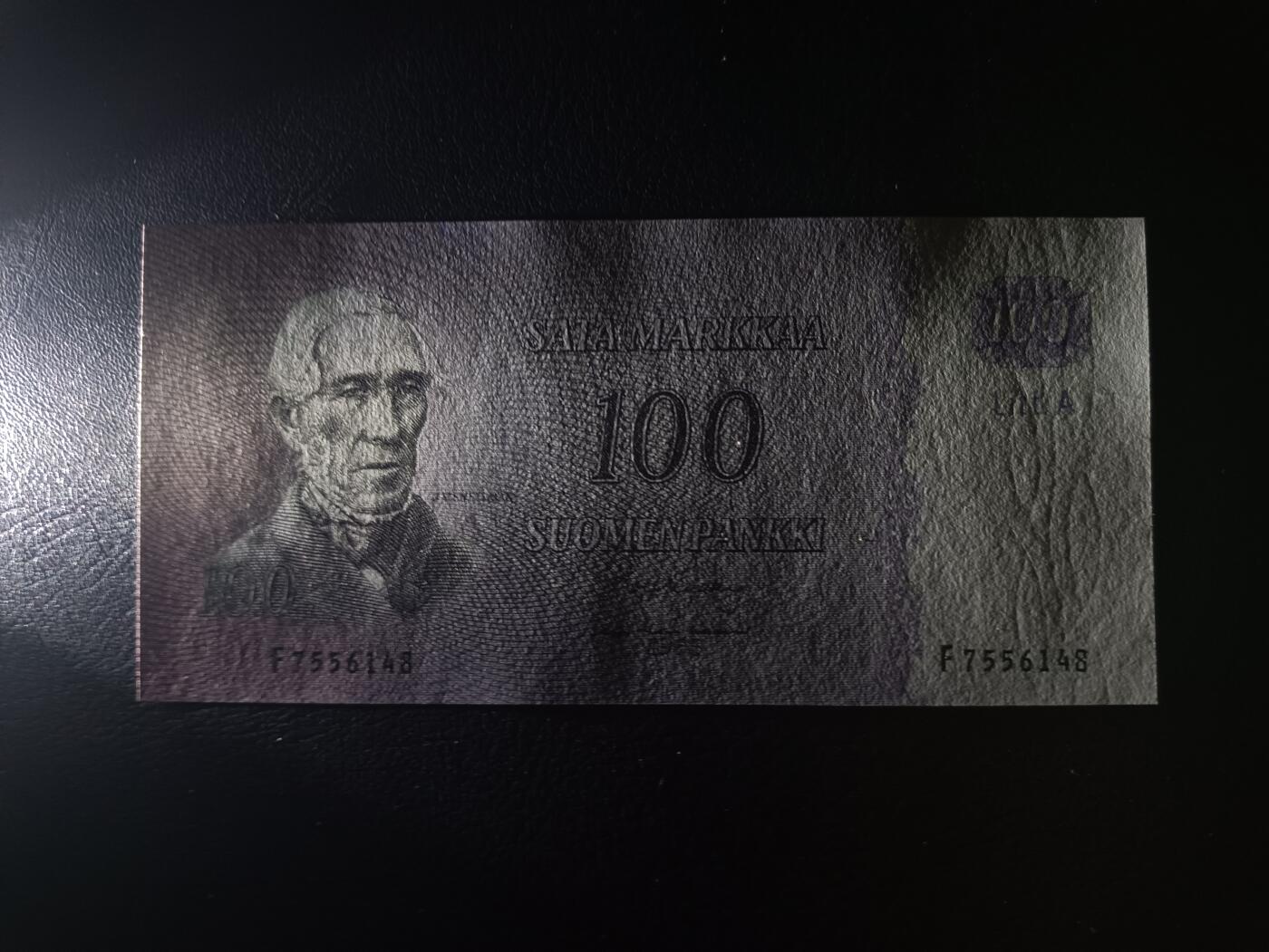 2025十一月第一期，总199期 芬兰1963年100马克A版UNC-背微褪色，文学家施奈尔曼和国徽