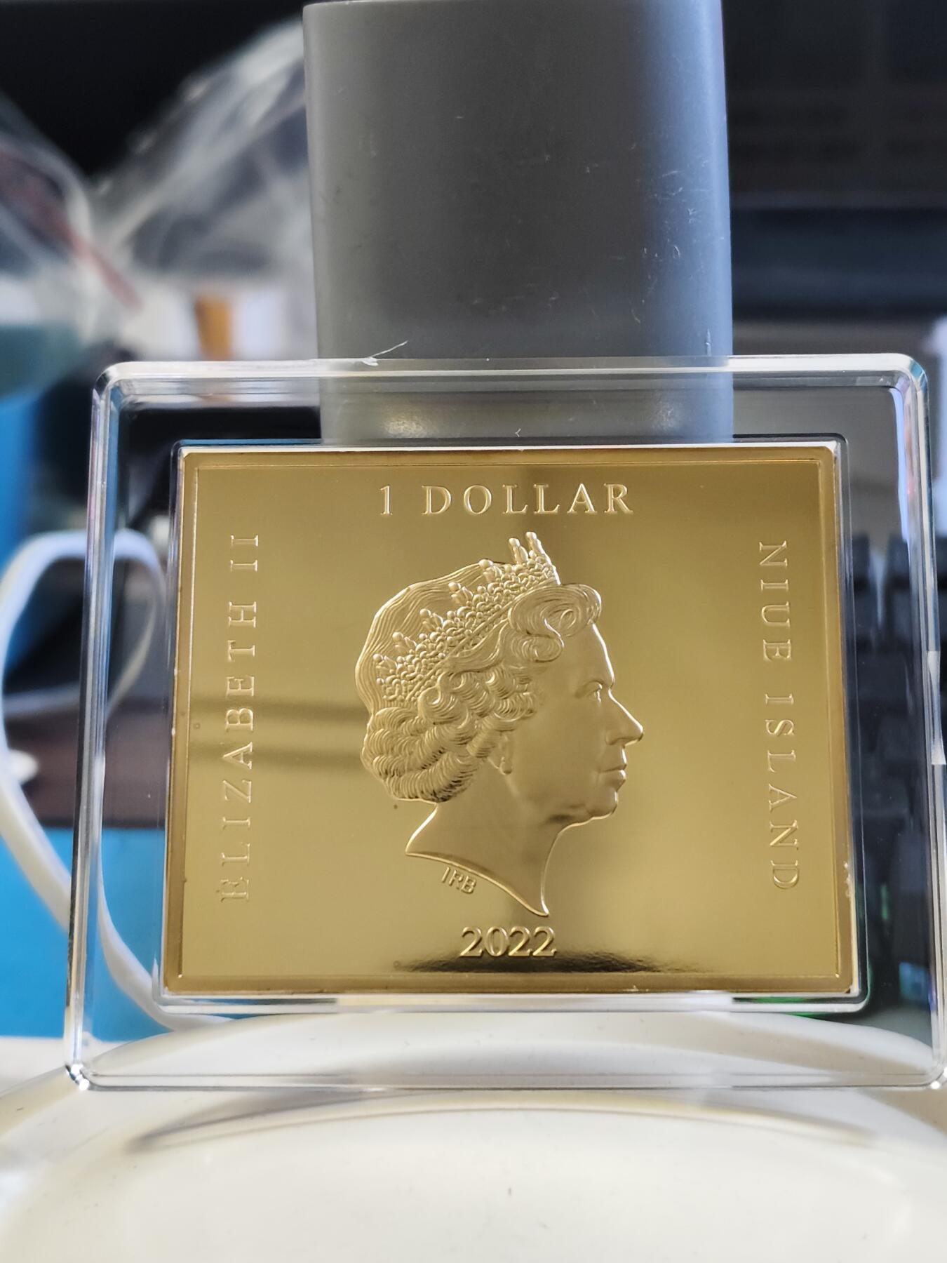 第180期拍卖【长期征集拍品】【北京币展专场】 纽埃2022年世界名画拼图艺术系列梵高星空纪念币，银999+铜，1克/60克，发行量2000枚