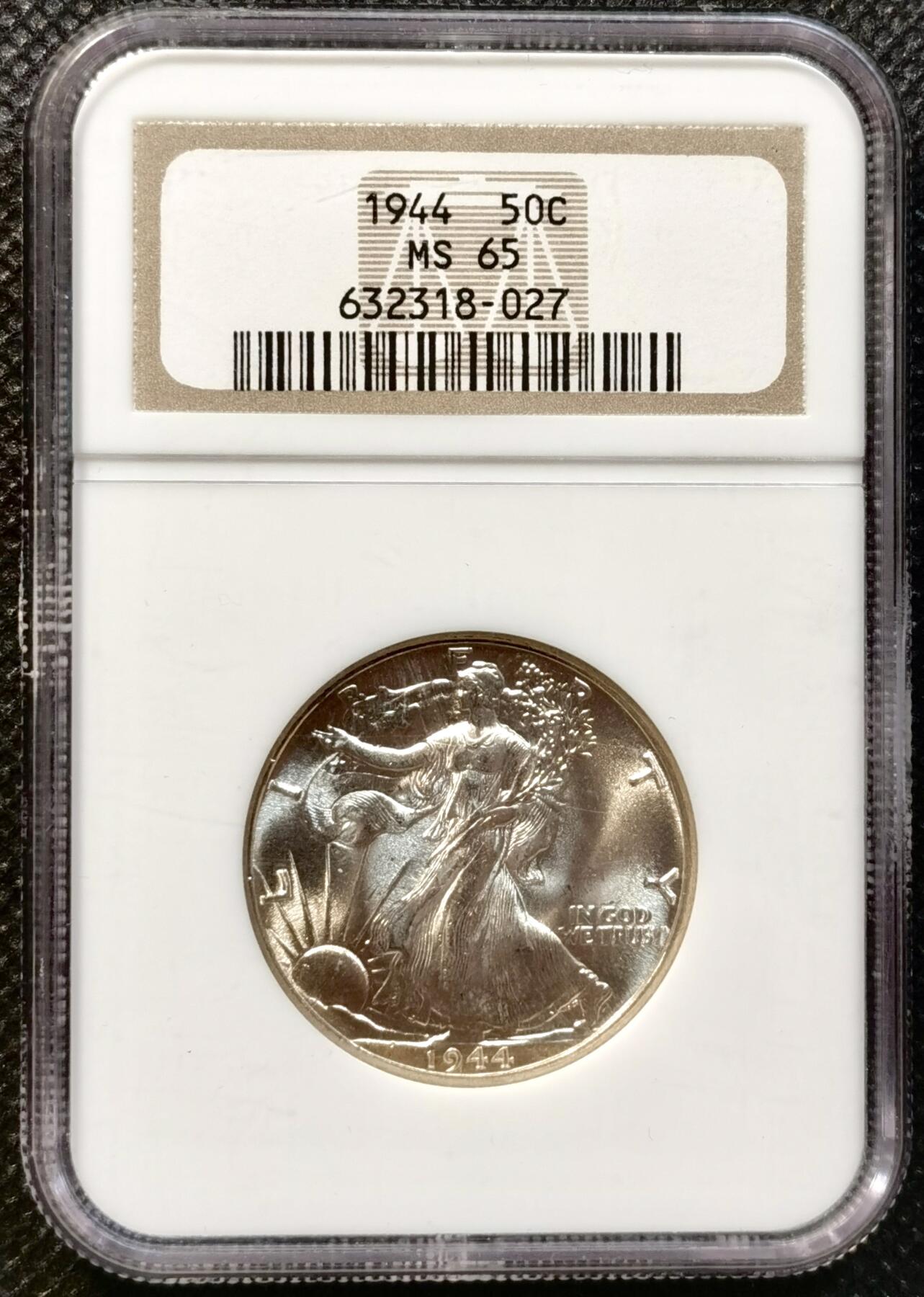 甄臻铺-世界币章拍卖（第37期），送拍享返佣金等优惠多多 NGC-MS65 1944年美国行走女神半美元，小白盒子手感好