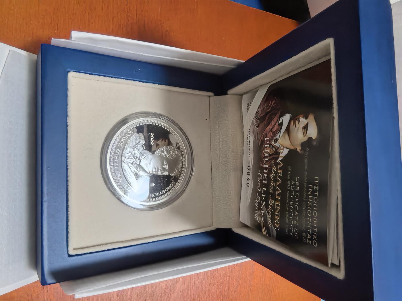 长老汇蛇年精选第六十九场拍卖 2022希腊拜伦10欧元彩色精制银币，34.1克925银，盒证全，2000枚（2）