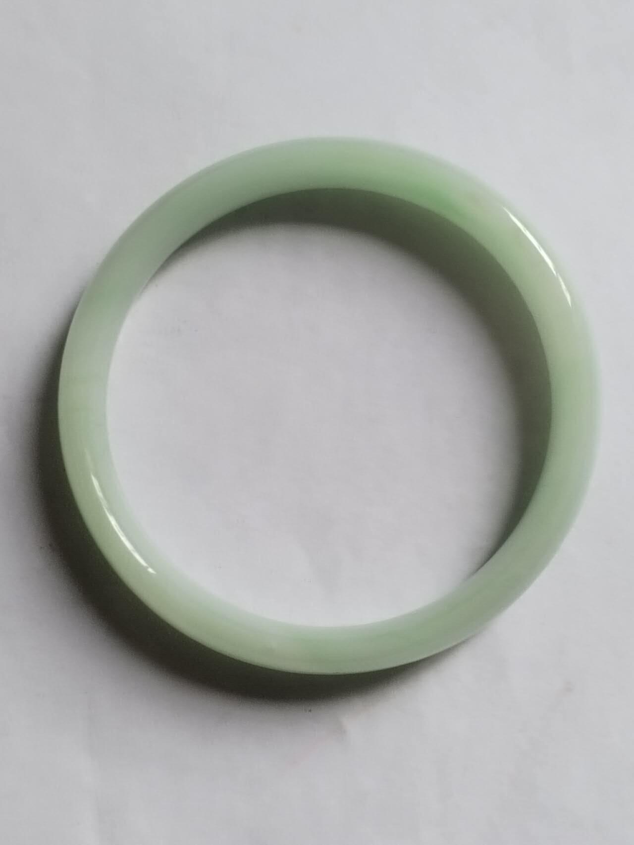 玉石 手镯 手串 手链 翡翠飘花手镯。