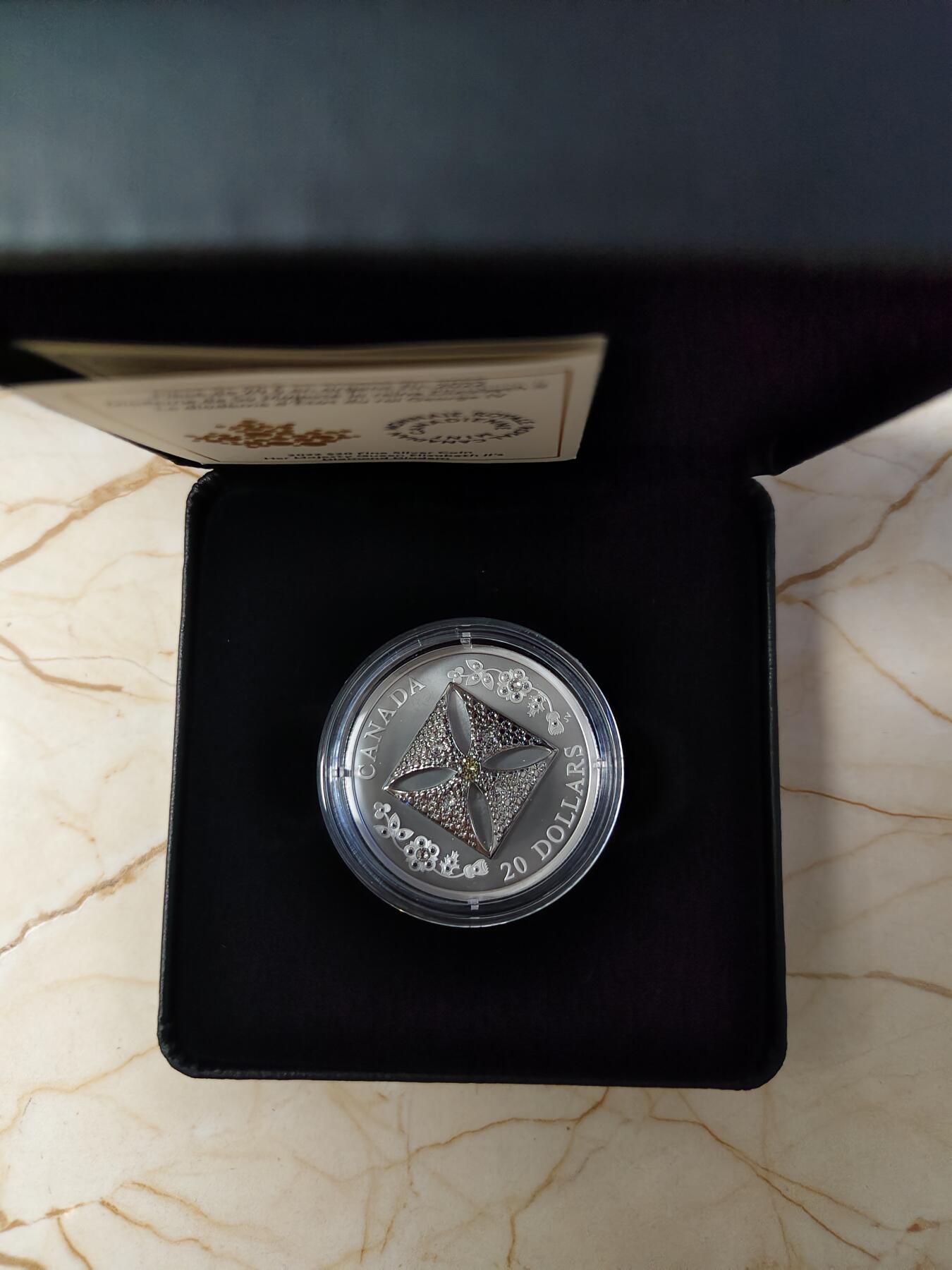 第180期拍卖【长期征集拍品】【北京币展专场】 加拿大2022年伊丽莎白二世钻石皇冠头饰纪念银币，9999银，发行4500枚