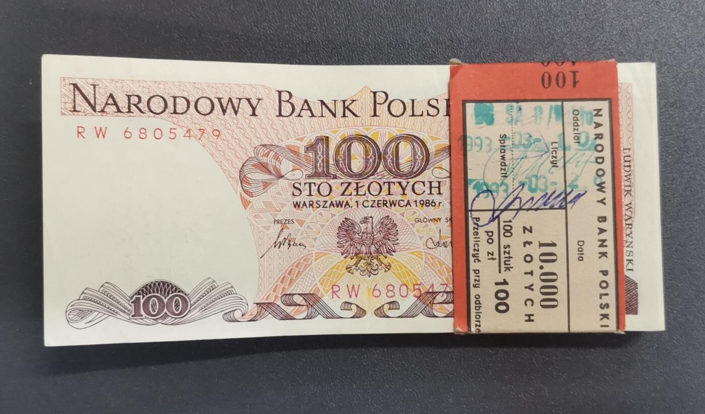 《艾美收藏》第218期-11.2周日外币荟萃 (96张)波兰1986年100兹罗提UNC 大部分连号 也有不连的 极少数有点角不绝 压痕等小瑕疵