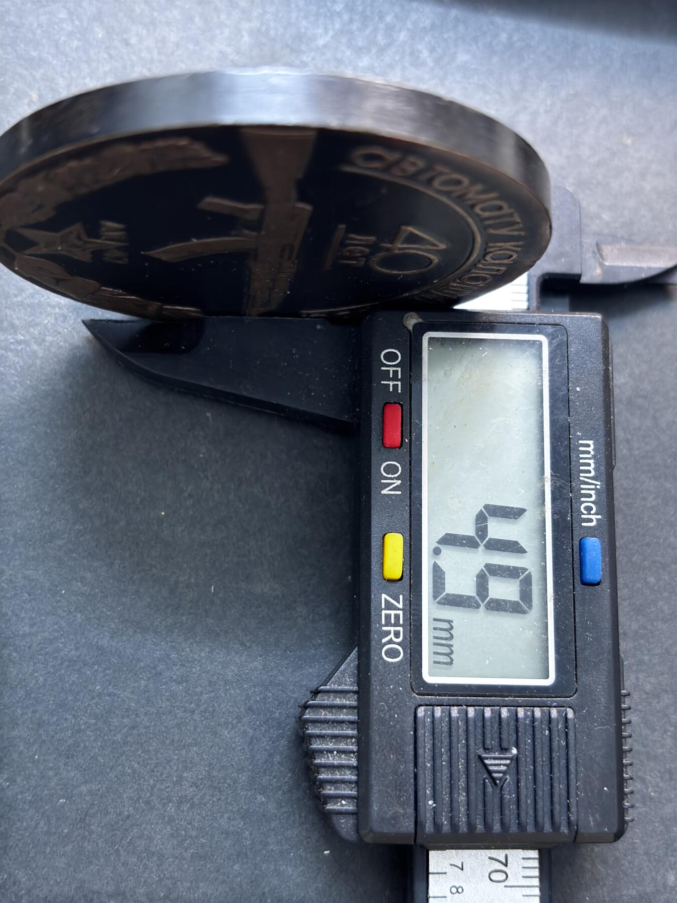 文馨钱币收藏第 278 场，银元，纸币，铜章场 长期接收代拍品 AK-47自动步枪问世40周年纪念章，详情看图