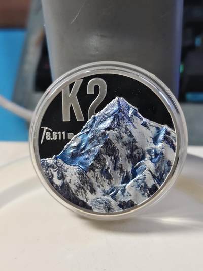 第180期拍卖【长期征集拍品】【北京币展专场】 - 库克2024年K2高峰2盎司高浮雕彩色纪念银币,999银，发行999枚