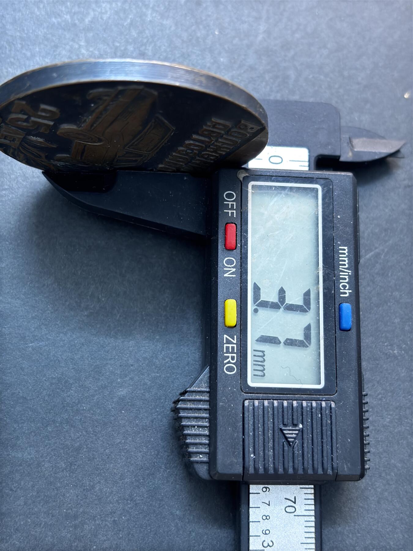 文馨钱币收藏第 278 场，银元，纸币，铜章场 长期接收代拍品 1966-1991 年伏尔加汽车制造厂 25 周年纪念章大铜章，详情看图