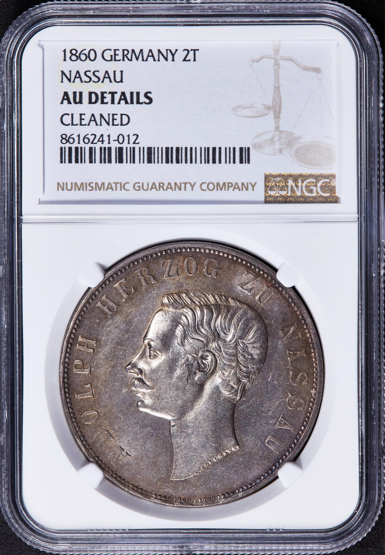 【俄甄集藏】2025年(044)11-12星期三晚 19:30 全场包邮 德国拿骚1860年阿道夫公爵盾徽2泰勒大银币，NGC AUD，细节深打，黄油彩老包浆，稀少品种