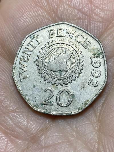 2025年第一百二十场(总第一百四十六场）外国好品散币(免佣金) - 英属根西岛🇬🇬1992年20便士(伊丽莎白二世中年高冠)