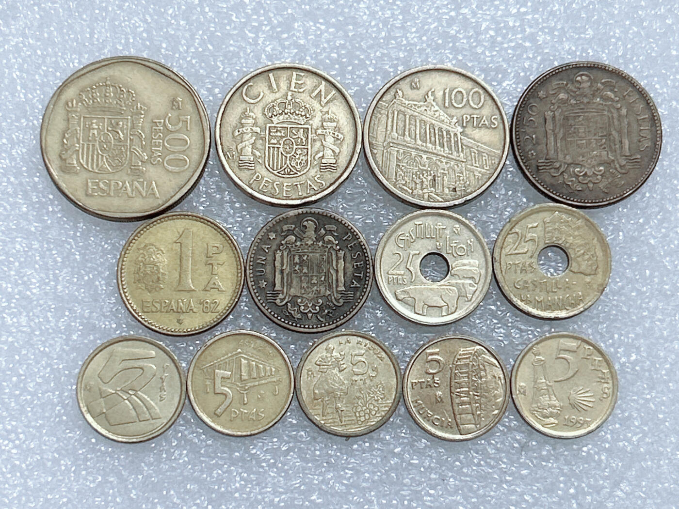 第一海外回流一元起拍收藏 散集专场  第260期 西班牙不同版本黄铜币 13枚