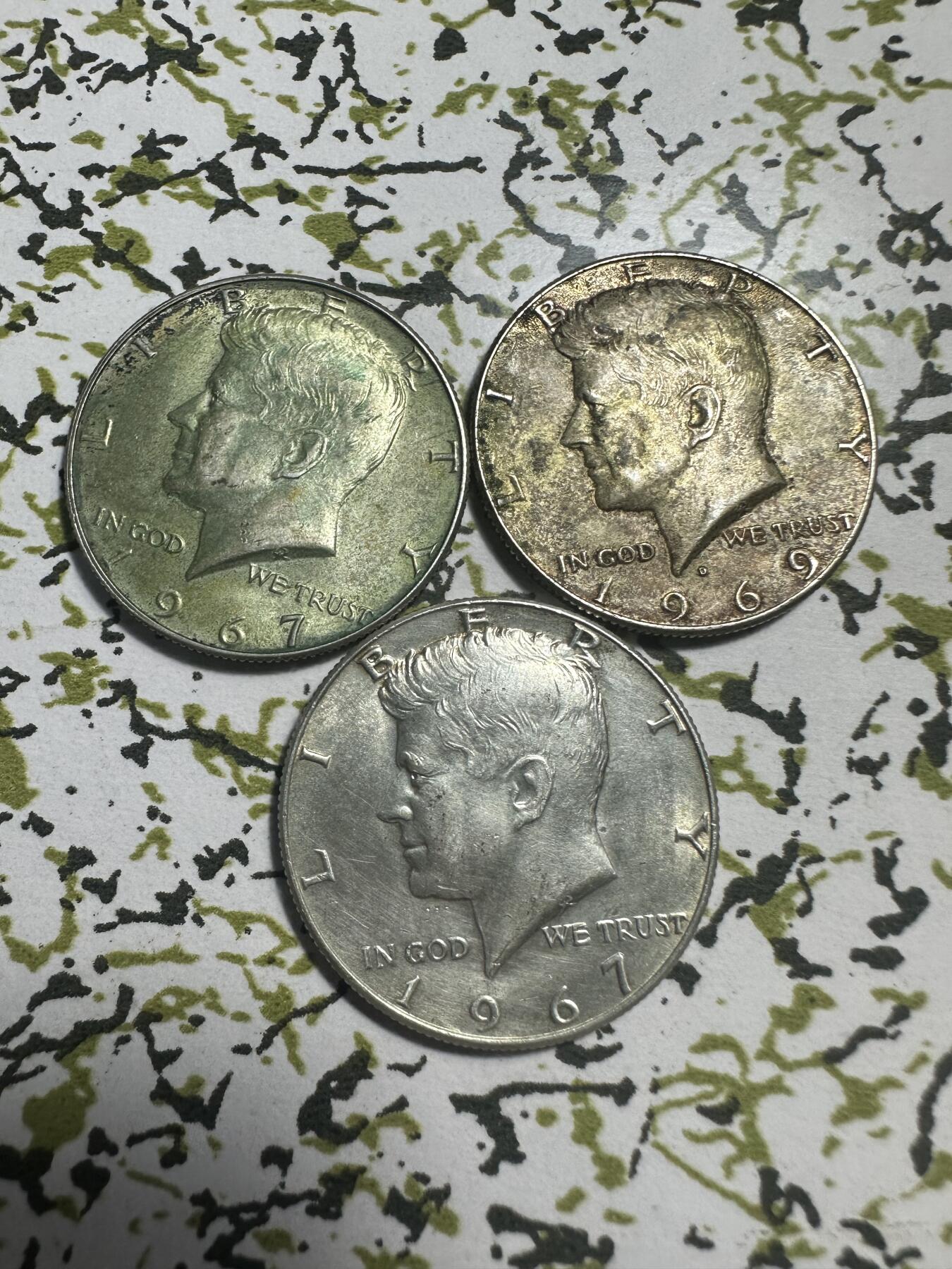 外国钱币，章 美国肯尼迪半元银币3枚，34.3g，0.4成银