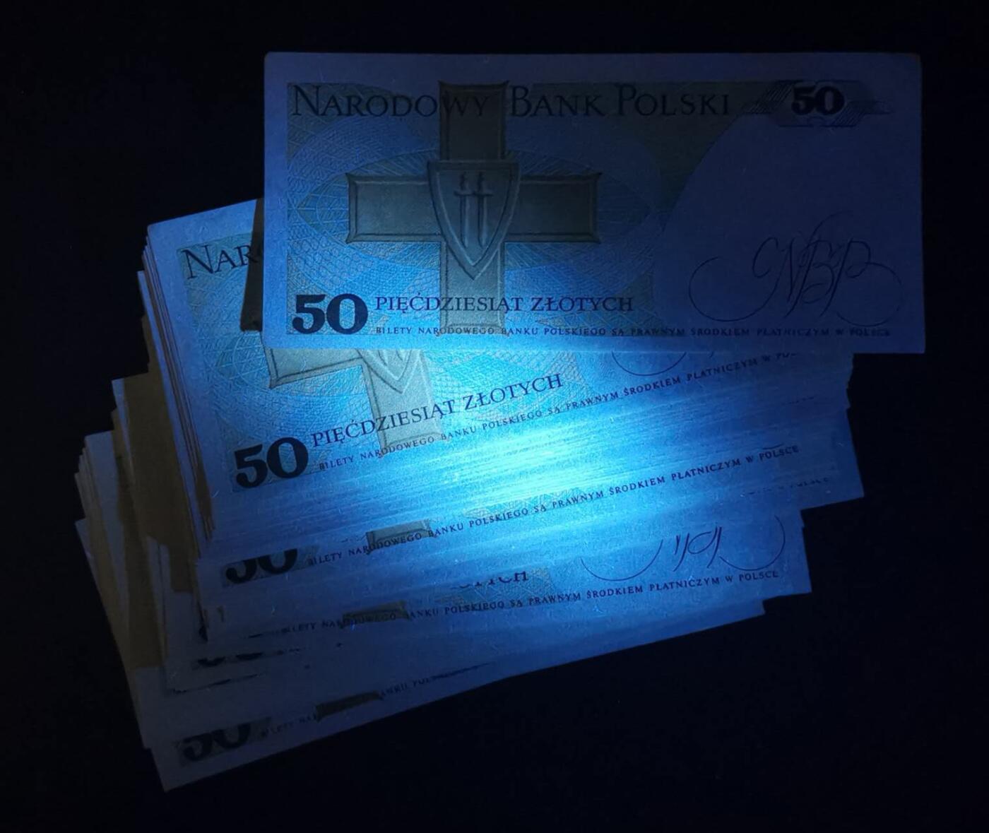 《艾美收藏》第218期-11.2周日外币荟萃 (99张)波兰1988年50兹罗提UNC 含豹子999 大部分连号 也有不连的 极少数有点角不绝等小瑕疵