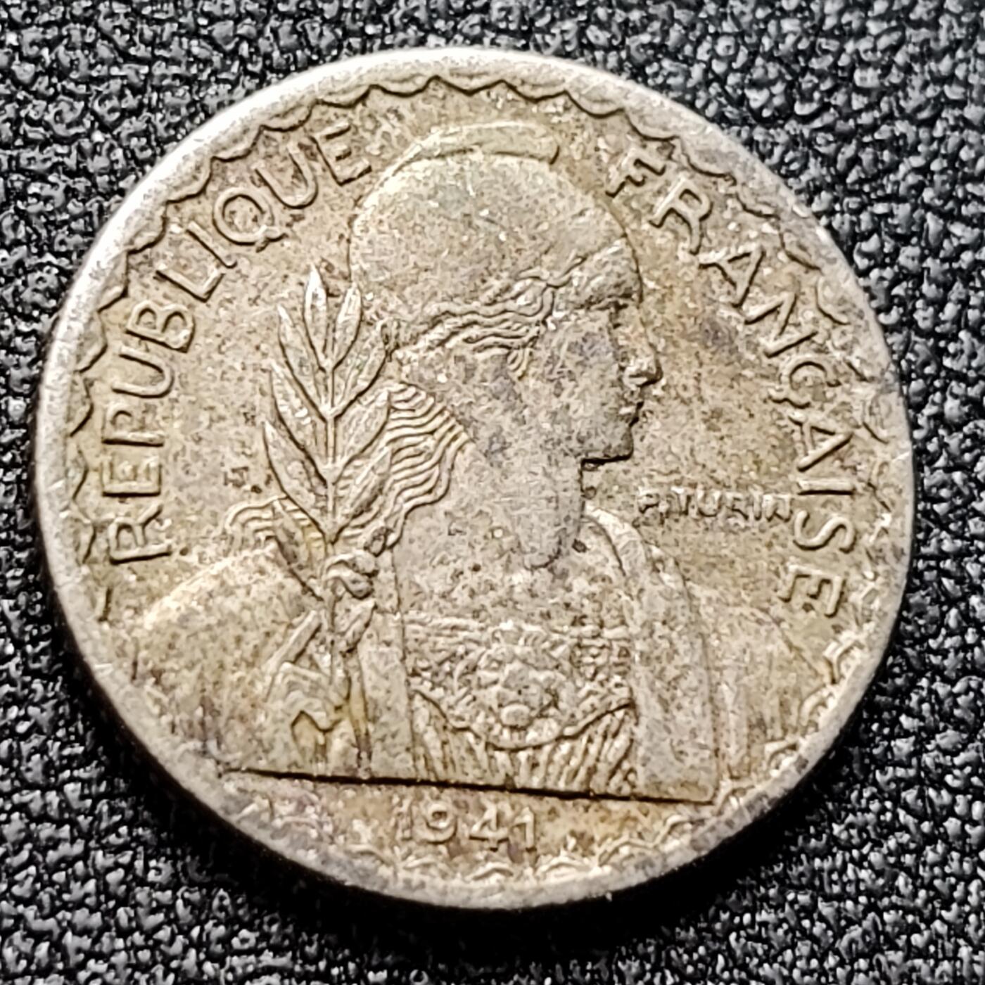 泉币菌-第121场-精品福利场 法兰西女神 1941年 法属印度支那 10分铜镍币 18.0毫米3.0克