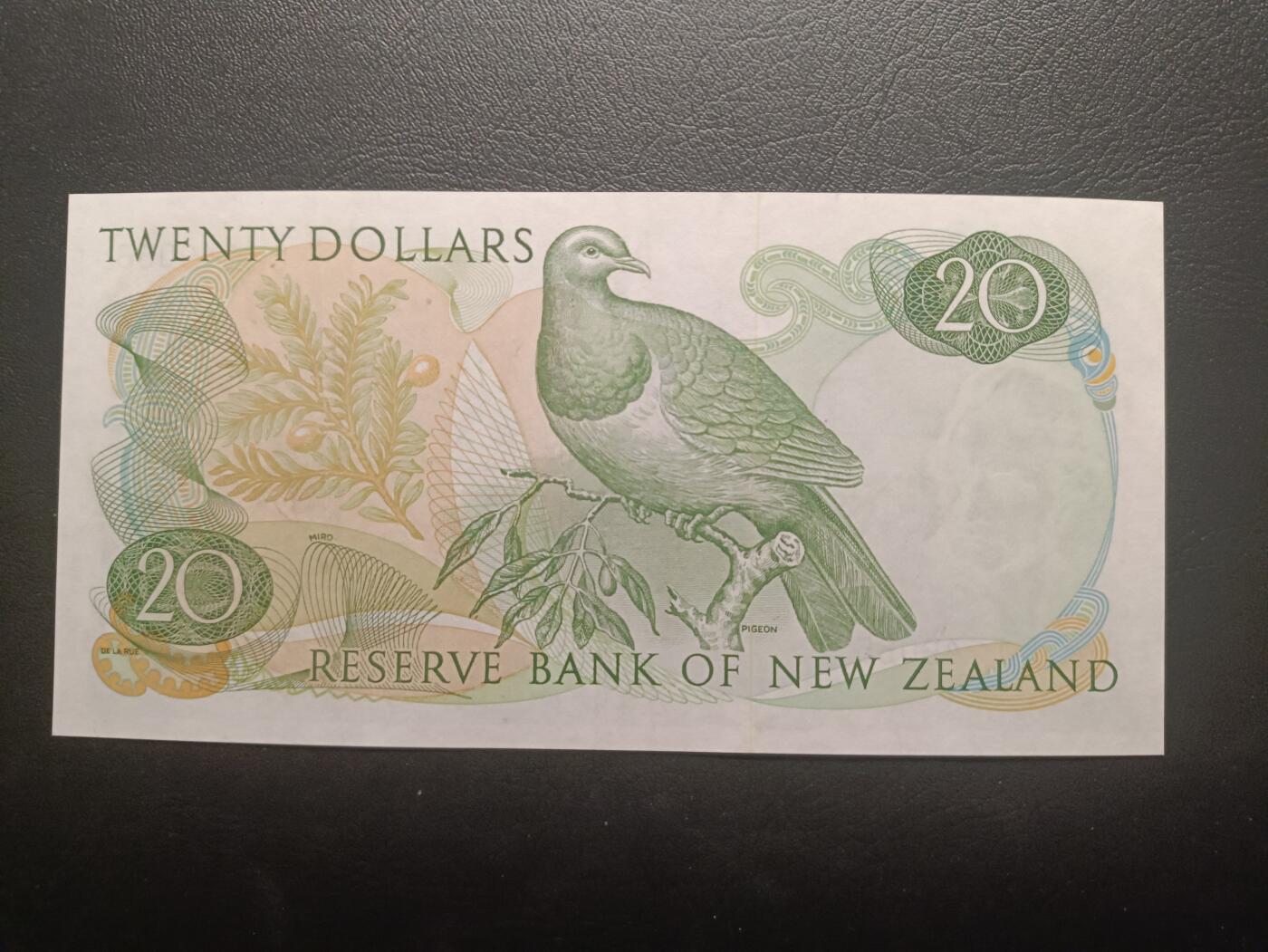 2025十一月第一期，总199期 新西兰1975版20元AUNC，仅发行两年的珍珠冠女王版本，鸽子