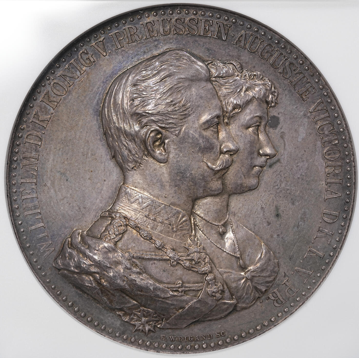 修遠堂世界钱币第九十一期 NGC MS62 威廉二世结婚纪念大银章 漂亮的五彩包浆 45mm，重50g