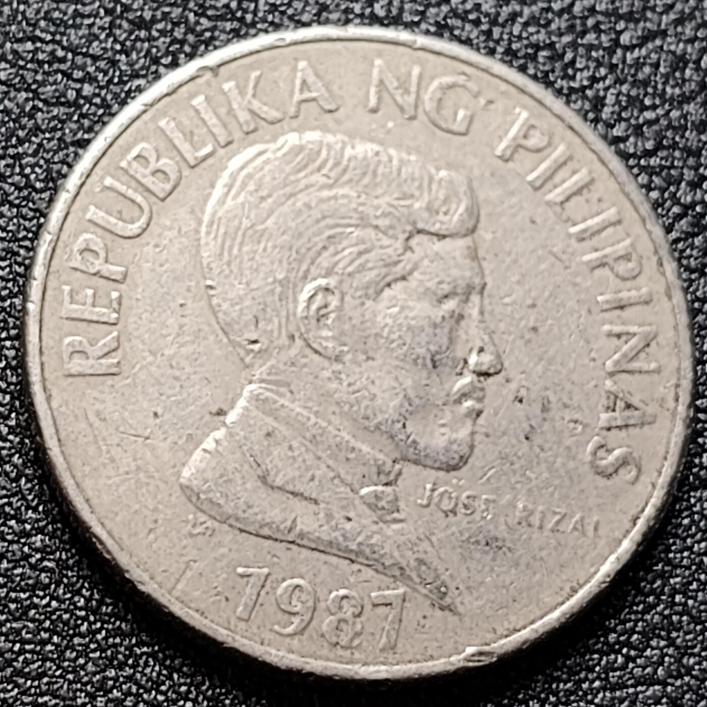 泉币菌-第121场-精品福利场 菲律宾1987年 1比索銅镍币 牛气冲天 大版 28.9毫米9.5克