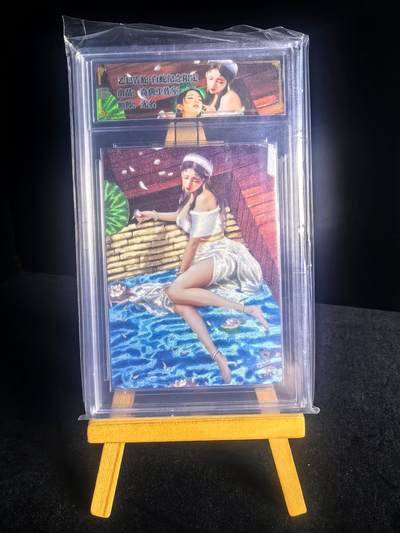 第二十八场  无佣金 不寄存 不收拍 卡牌设有底价 拒绝小号抬价 大家放心拍 所有拍品全部有卡膜 自制卡牌 不包厂瑕 放大镜 品控 勿拍 流拍商品会循环 感谢大家支持 留个关注 不定时上新 谢谢 - 奇点卡牌 白蛇粗闪卡砖 