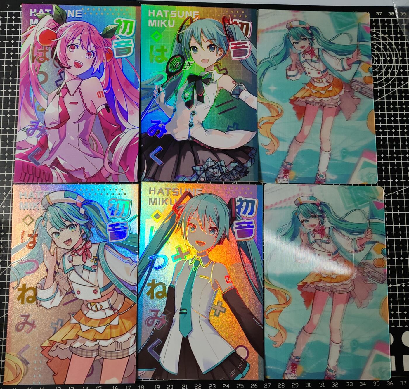 铃鹿第九期（提示一：自制卡难免瑕疵，可能存在撞角爆边等出厂瑕疵，介意慎拍；提示二：参拍请慎重，跑单押金不退的）） 初音A6明信片光栅卡