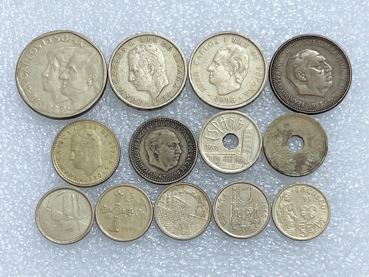 第一海外回流一元起拍收藏 散集专场  第260期 西班牙不同版本黄铜币 13枚