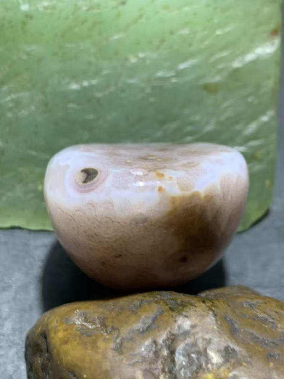 精美高玉化朱砂点战国红玛瑙随形吊坠一个