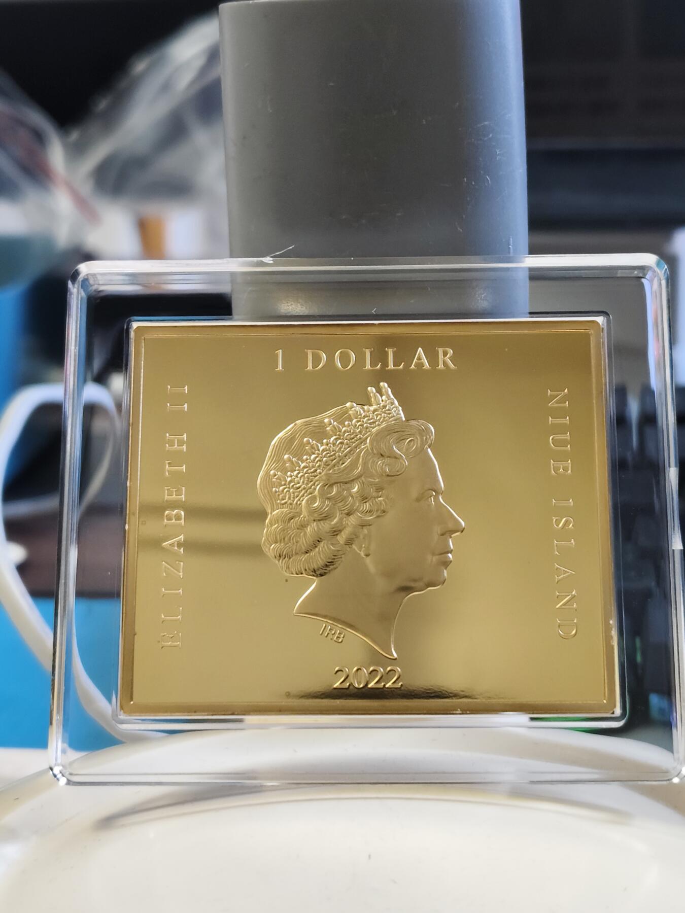 第180期拍卖【长期征集拍品】【北京币展专场】 纽埃2022年世界名画拼图艺术系列梵高星空纪念币，银999+铜，1克/60克，发行量2000枚