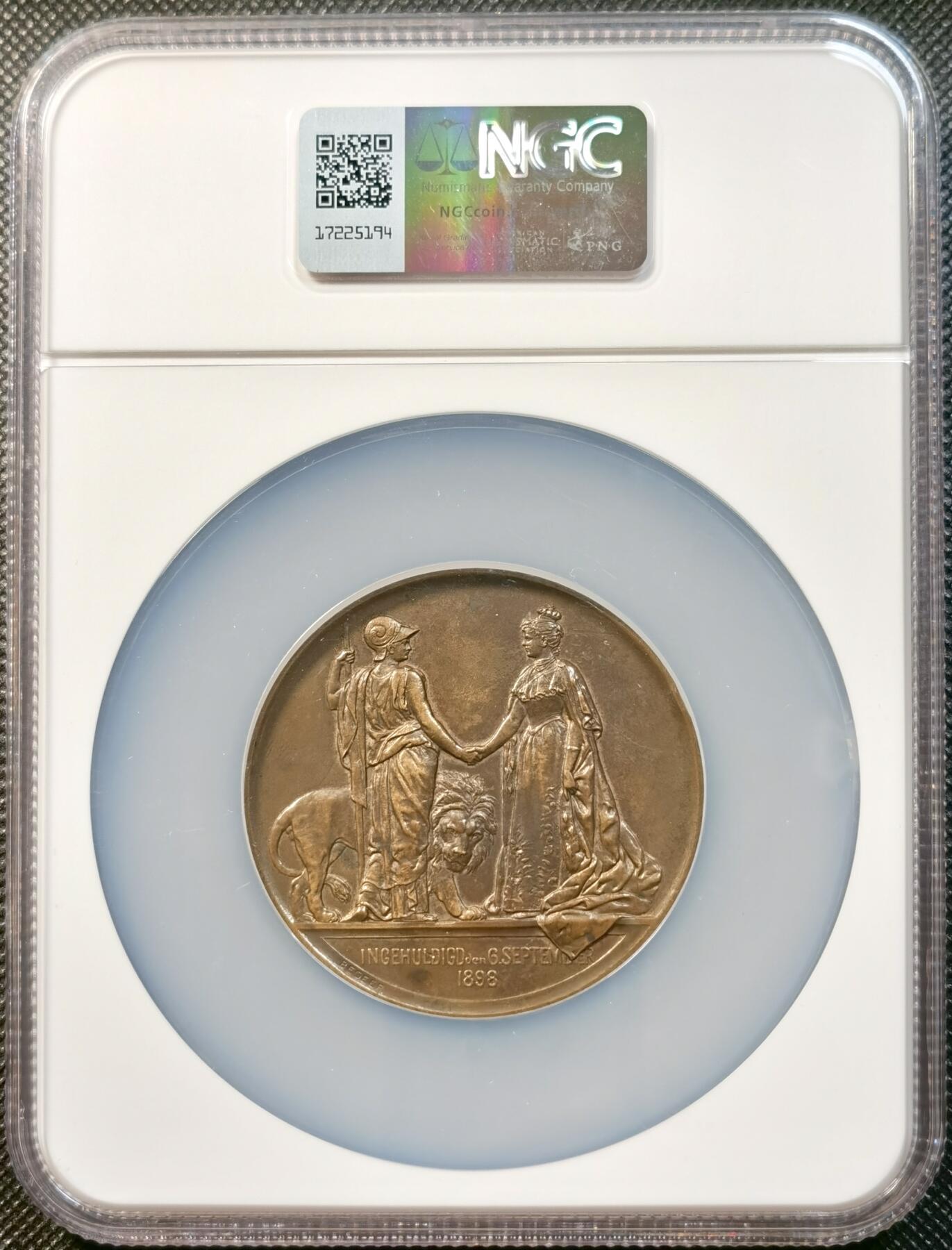 甄臻铺-世界币章拍卖（第37期），送拍享返佣金等优惠多多 NGC-MS63BN荷兰1898年威廉敏娜女王登基纪念大铜章 60mm高浮雕工艺精美 品相完好 包浆自然 狮子形态传神