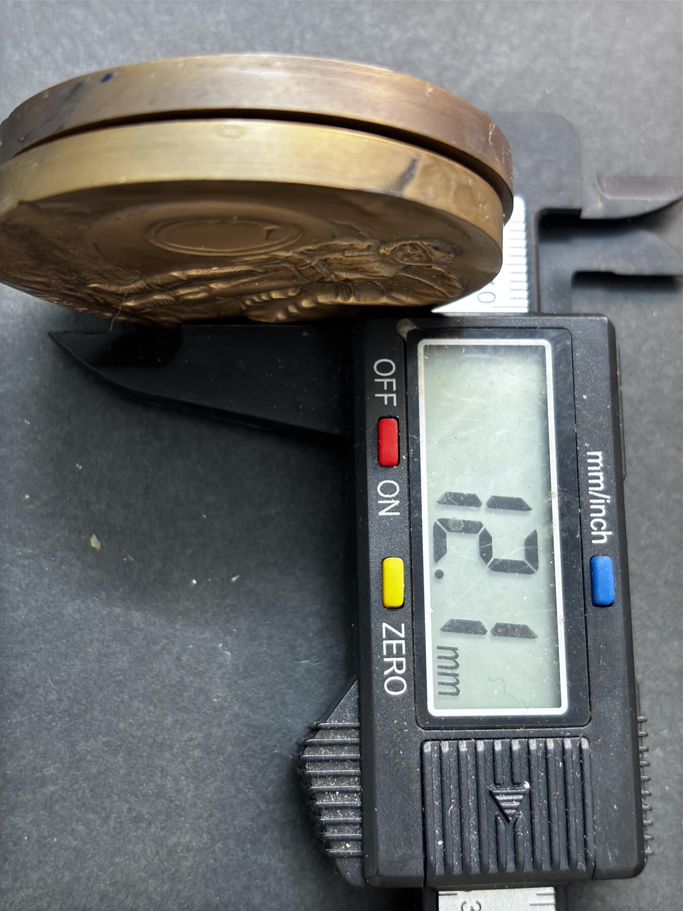 文馨钱币收藏第 278 场，银元，纸币，铜章场 长期接收代拍品 全新俄罗斯铜纪念章，阿姆斯特朗和加加林一对