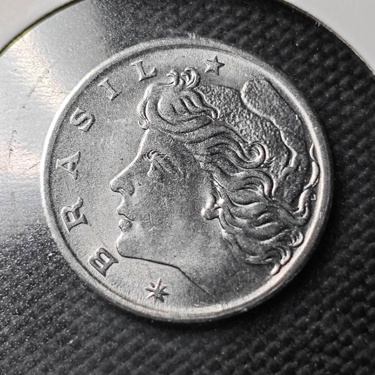 KK钱币收藏小铺  第361场  2月预留时间 周末发货  1975巴西1分 好品纪念币