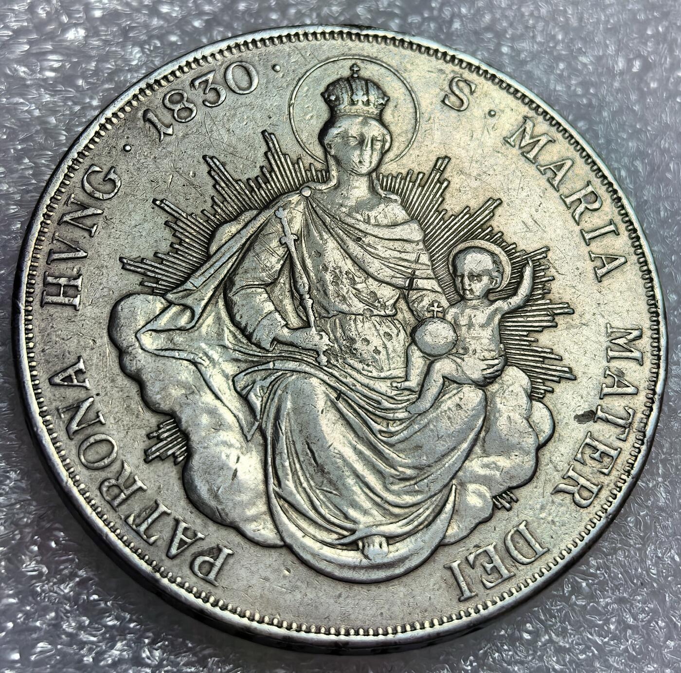 埃及、德属东非、匈牙利、葡萄牙、沙俄古银币古铜币，周五晚上九点倒数截拍，满百包邮，可寄存半年，喜欢朋友微信扫描二维码可直接参拍 少见版本好品相匈牙利1830年1泰勒大银币，km417.1