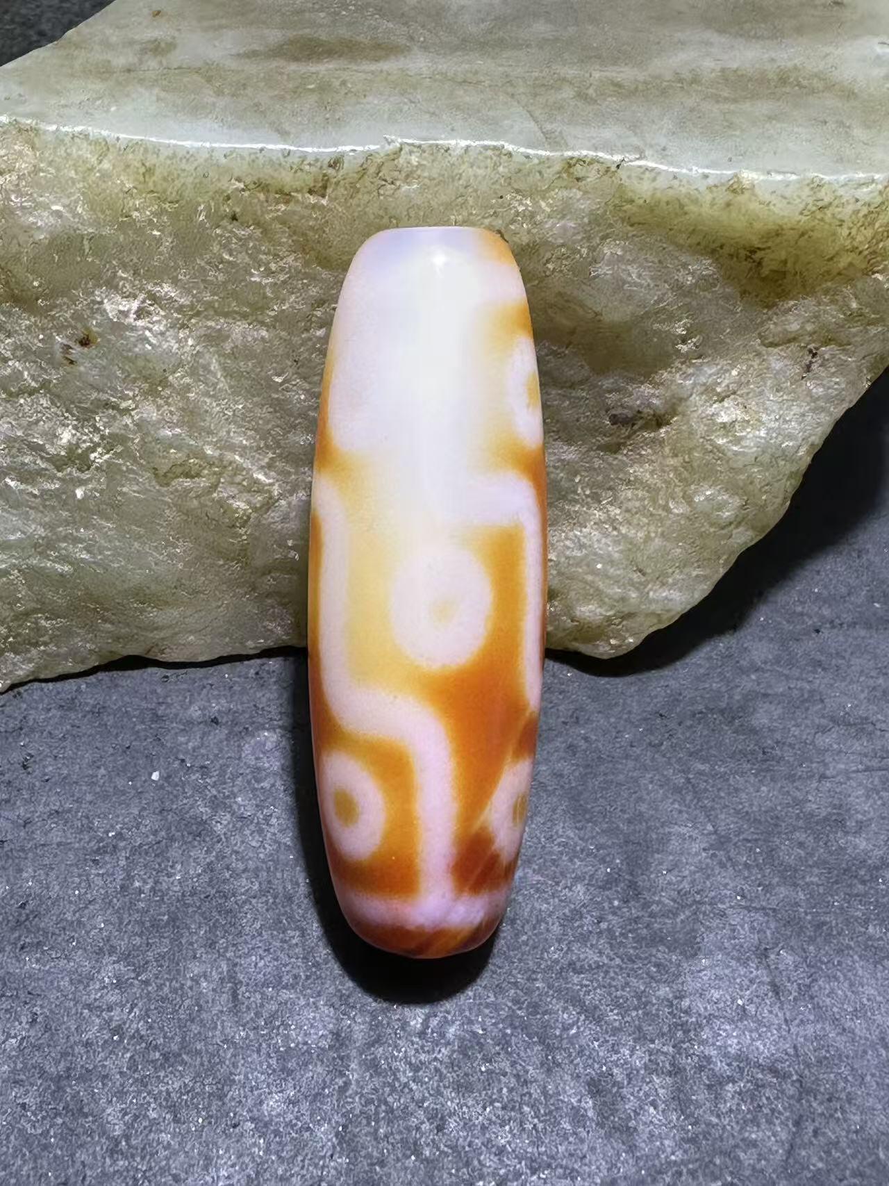 仅此一颗，藏传红九眼随形天珠一颗，