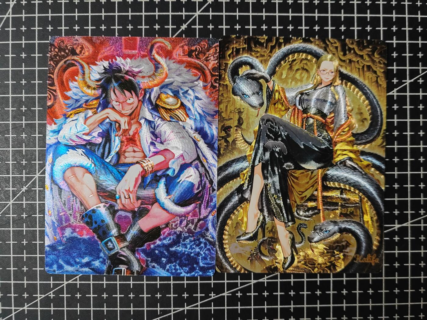 铃鹿第九期（提示一：自制卡难免瑕疵，可能存在撞角爆边等出厂瑕疵，介意慎拍；提示二：参拍请慎重，跑单押金不退的）） 奇点路飞卡莉法粗闪对卡