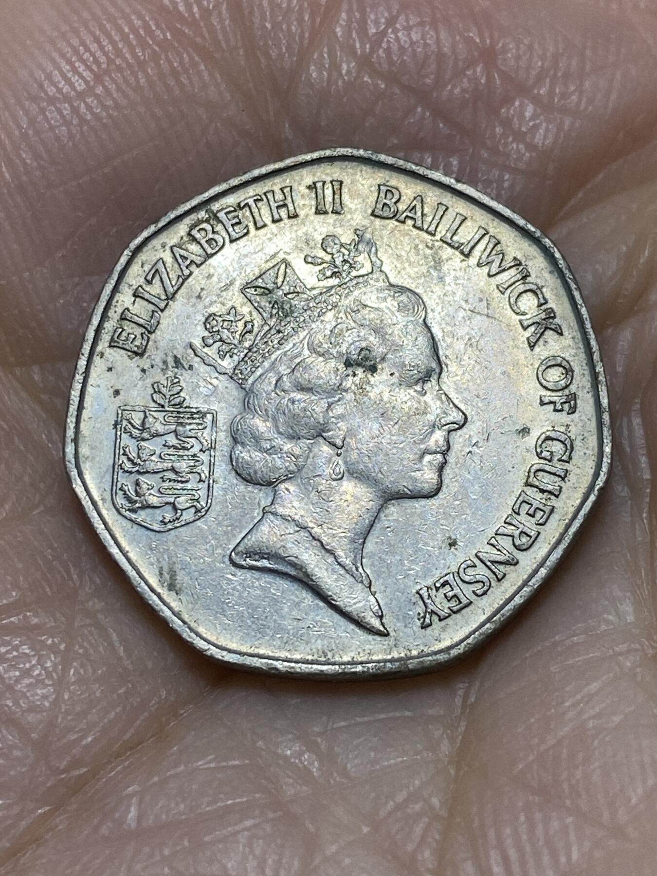 2025年第一百二十场(总第一百四十六场）外国好品散币(免佣金) 英属根西岛🇬🇬1992年20便士(伊丽莎白二世中年高冠)