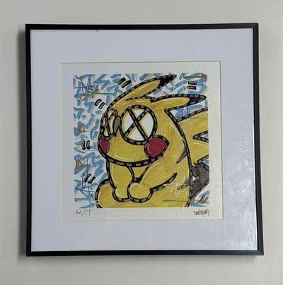 零元拍：歪歪亲笔签名 OWSON 系列作品装饰画《皮卡丘》，已做装裱 合金相框尺寸25/25CM。因展品出展，镜框或亚克力可能有轻微划痕，介意勿拍 - 零元拍：歪歪亲笔签名 OWSON 系列作品装饰画《皮卡丘》，已做装裱 合金相框尺寸25/25CM。因展品出展，镜框或亚克力可能有轻微划痕，介意勿拍
