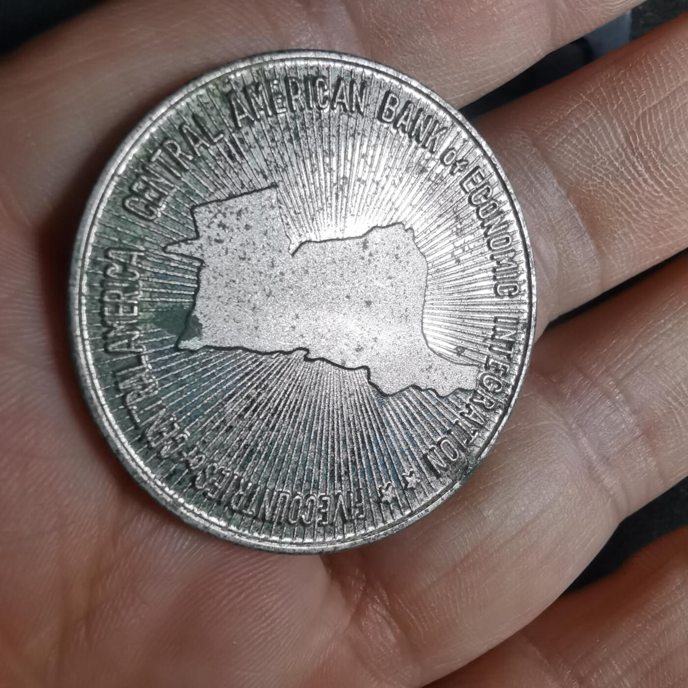 沼泽如烟--第885场 1975年博览会纪念章