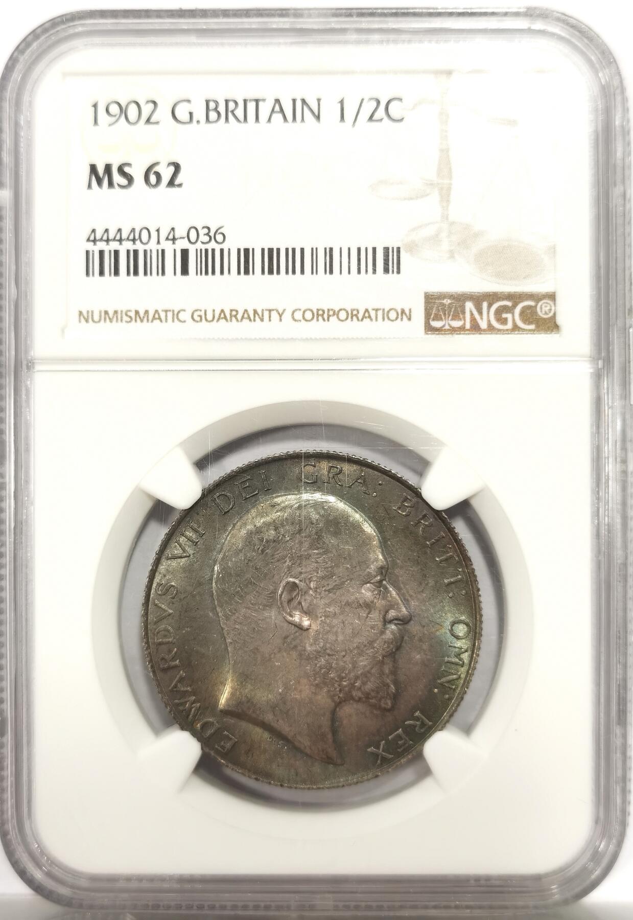 博洋堂世界钱币拍卖第144期（全场包邮） NGC MS62 1902年英国爱德华七世半克朗银币 极致黑色五彩包浆，光下仿佛浓浓乌云中的彩虹一般绚丽，视觉效果极为出色。同分白币成交价普遍超过1500元，此枚如此状态极为难得