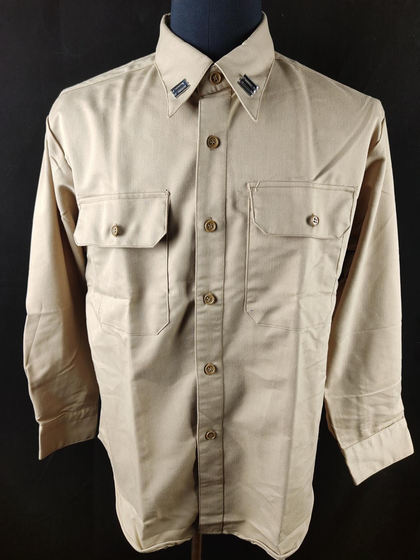 0元起拍勋章 第306期 咸鱼国勋章拍卖专场 11月2日（周日）下午6：00开始 民国早期卡其色海军上尉衬衣 胸围110 肩宽48 衣长72 袖长52 领围41