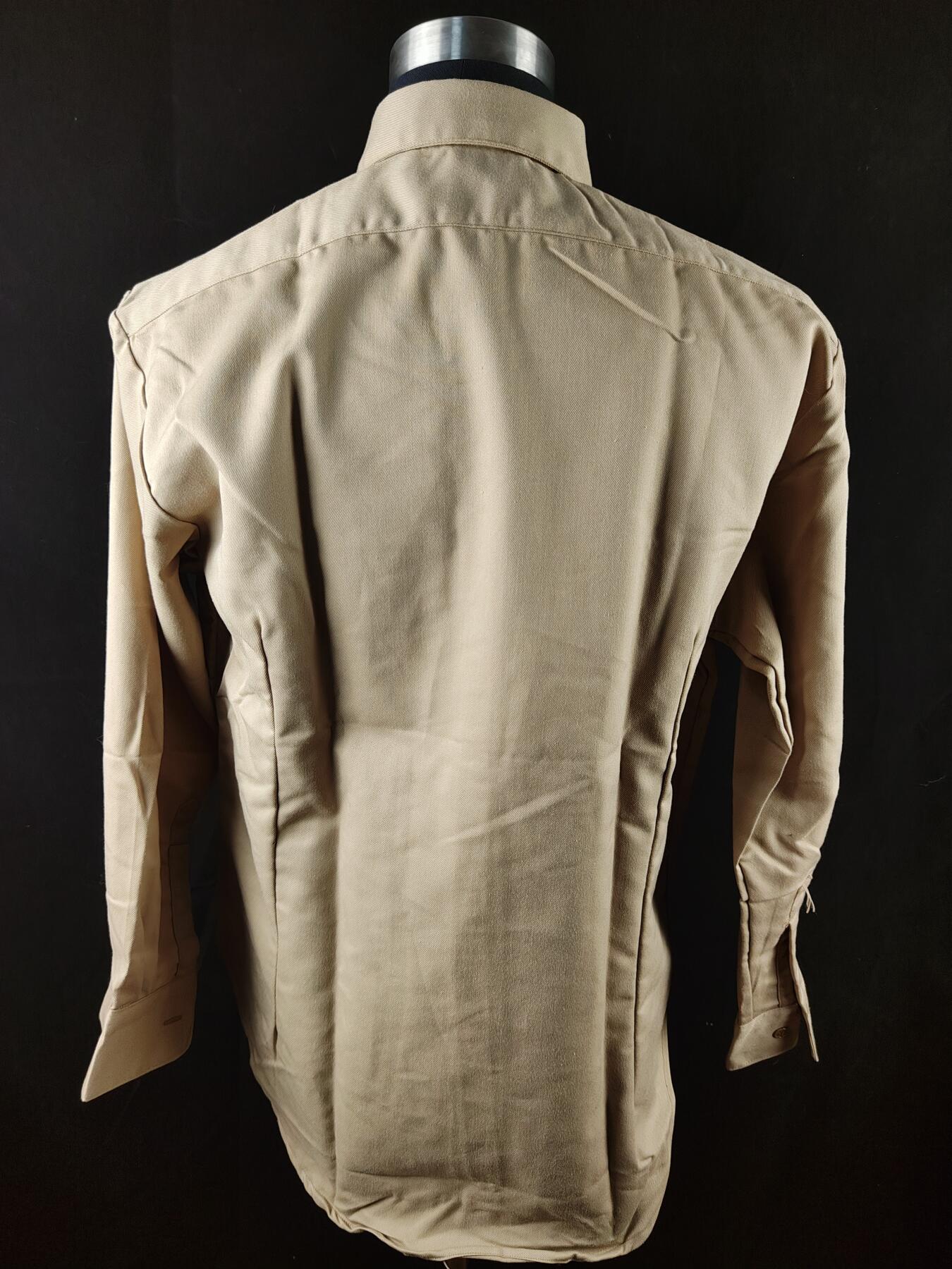 0元起拍勋章 第306期 咸鱼国勋章拍卖专场 11月2日（周日）下午6：00开始 民国早期卡其色海军上尉衬衣 胸围110 肩宽48 衣长72 袖长52 领围41
