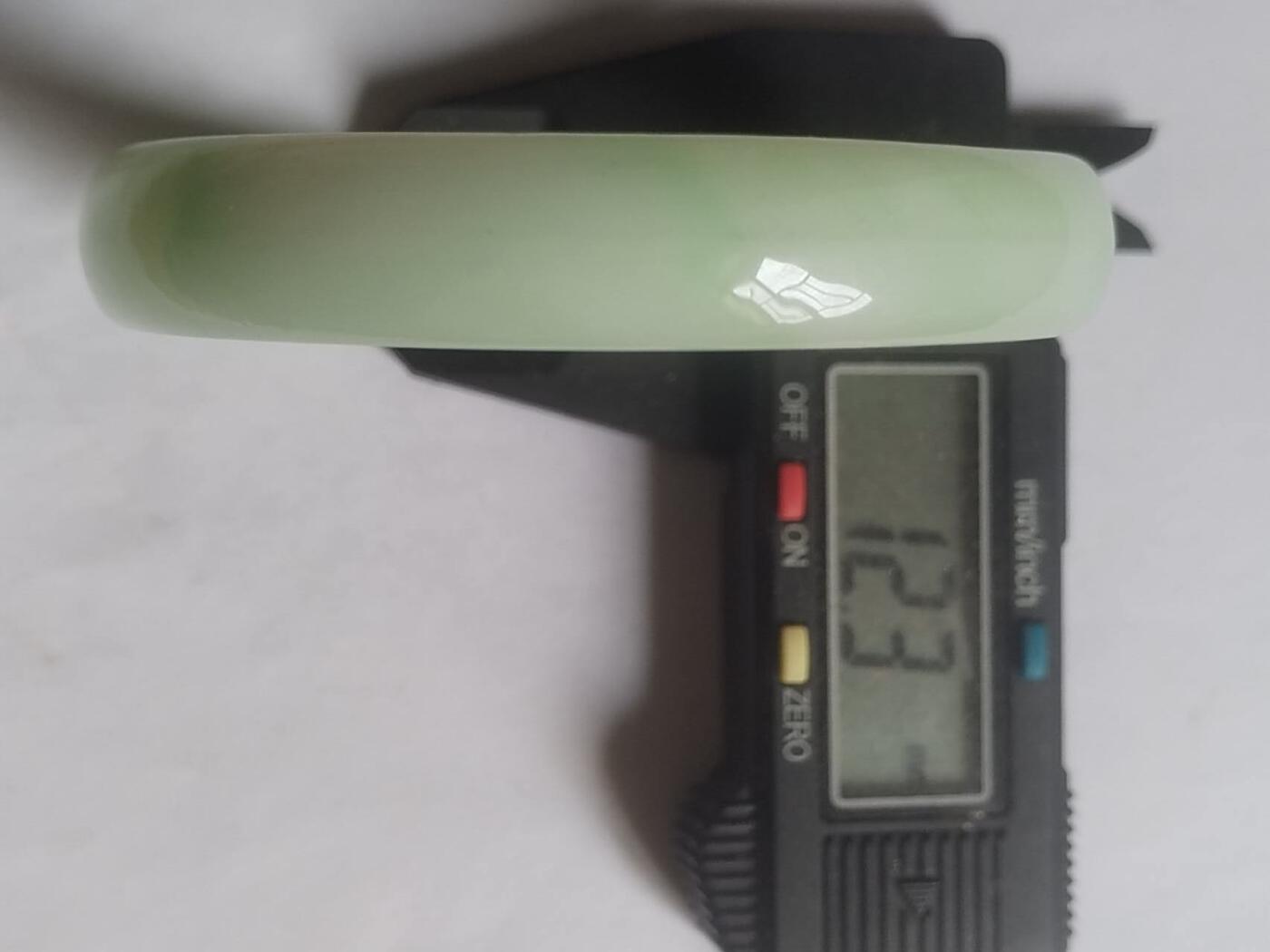 玉石 手镯 手串 手链 翡翠飘花手镯。