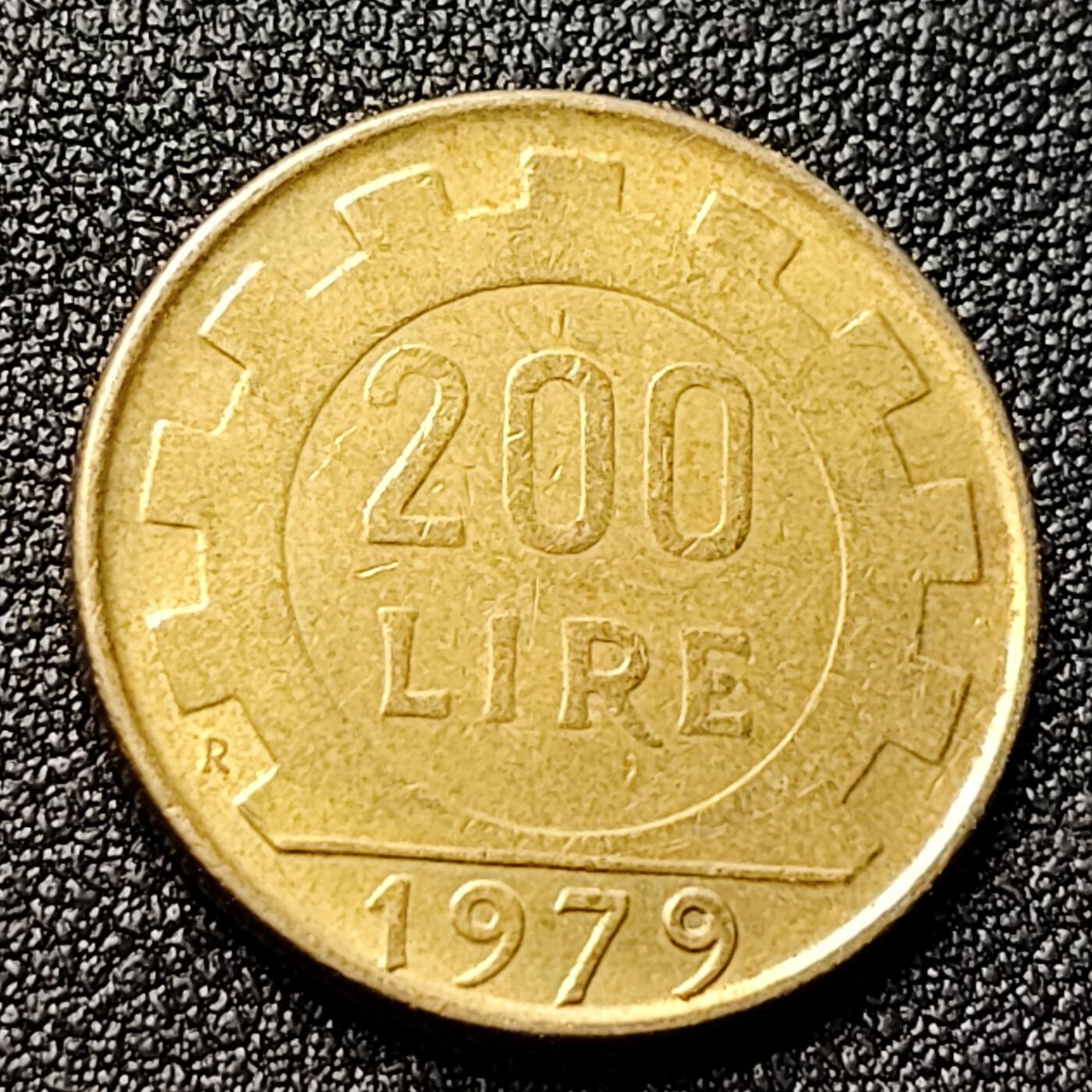 泉币菌-第121场-精品福利场 1979年 意大利200里拉黄铜硬币 女神 24mm