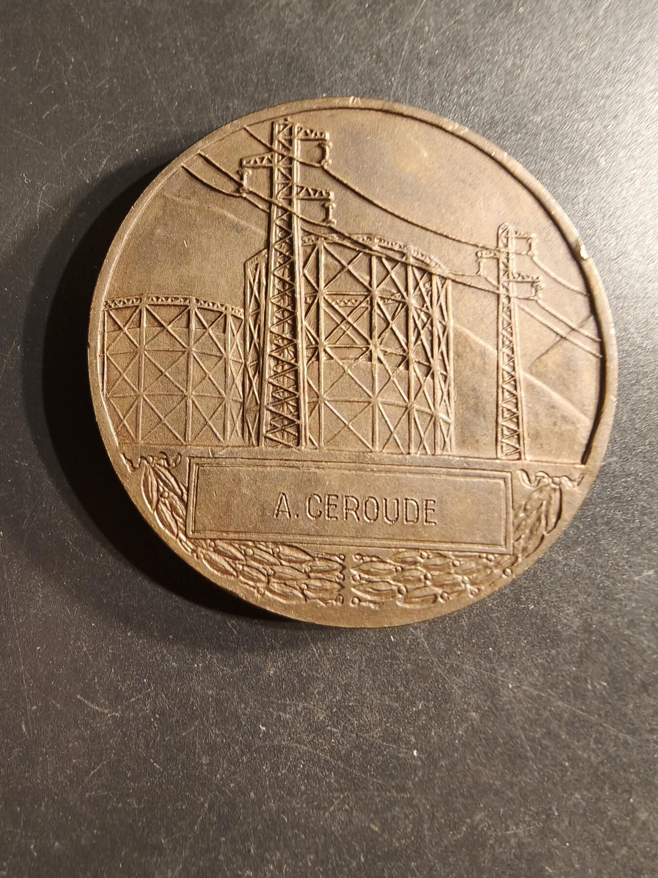 老王徽章第160期 法国电气公司大铜章     大师Dropsy作品    直径54mm.   重量72.1g