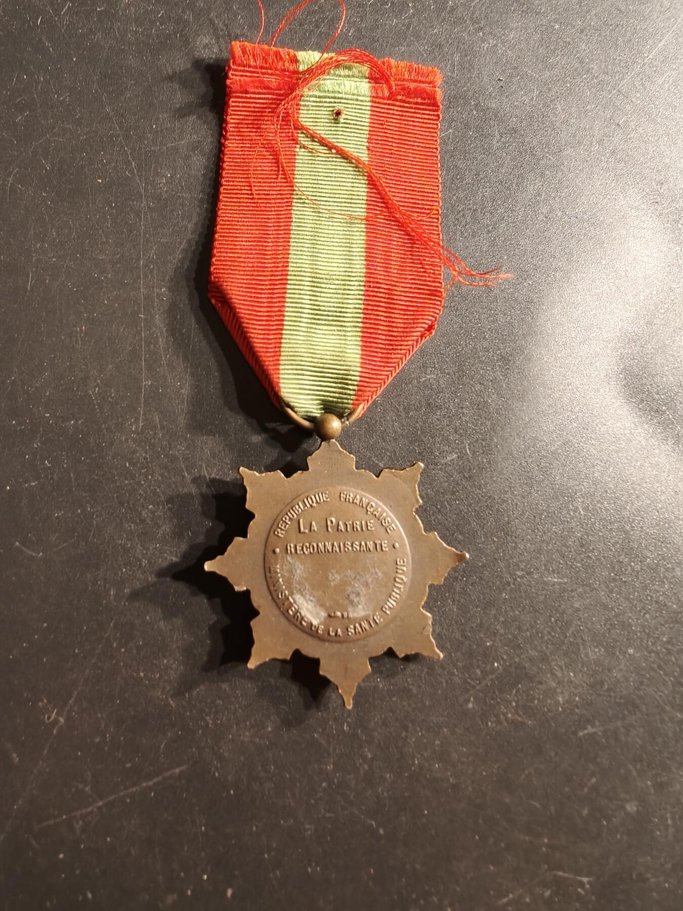 老王徽章第160期 法国铜级母亲奖章 
