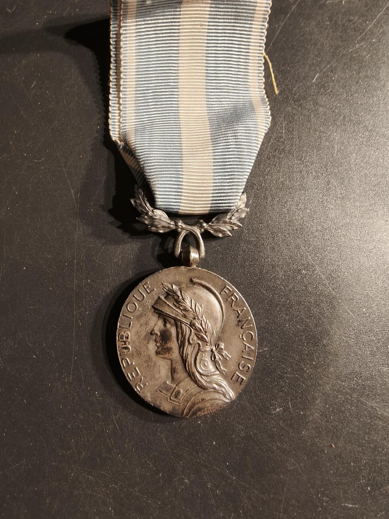 老王徽章第160期 法国殖民奖章    950银    18.5g