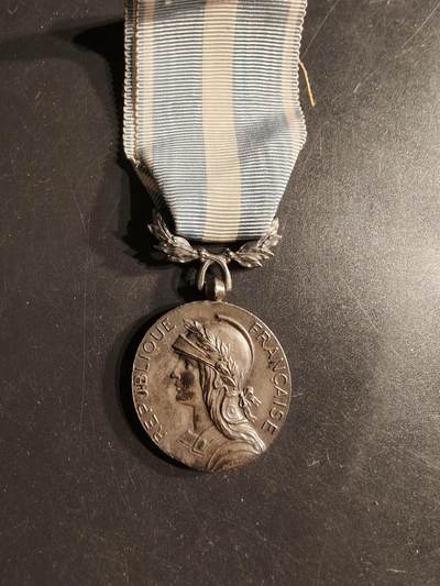 老王徽章第160期 - 法国殖民奖章    950银    18.5g