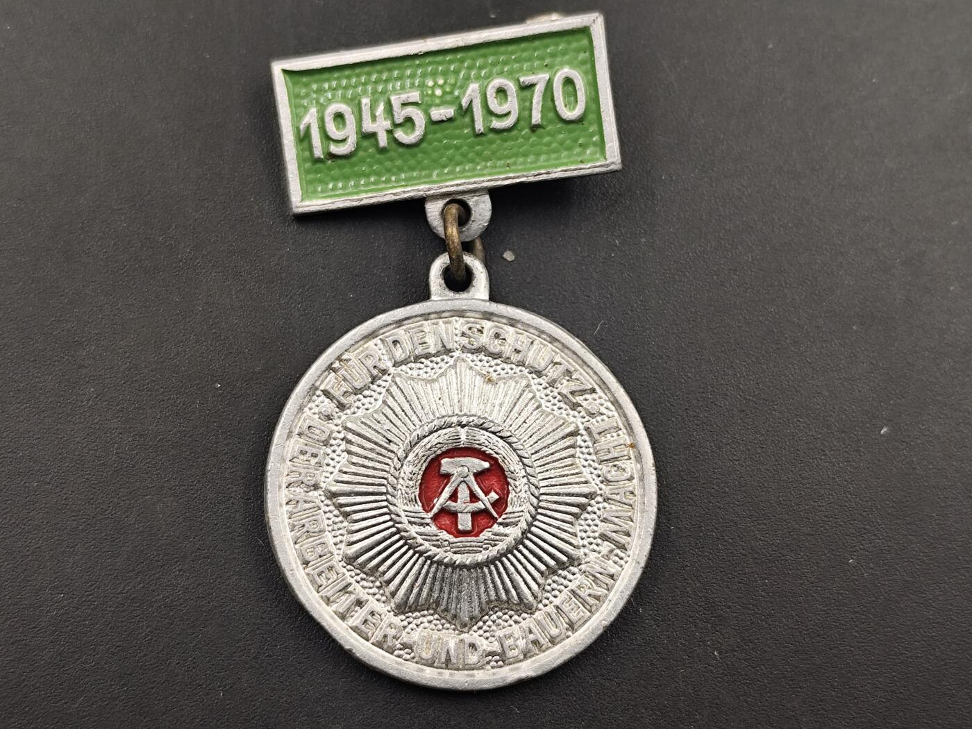 10月底 冲业绩 来一波精品证章场子 民主德国二战胜利25周年纪念章