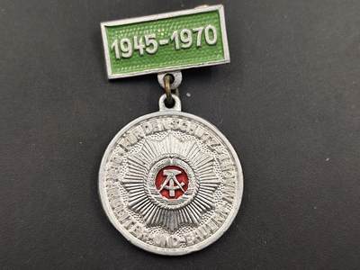 10月底 冲业绩 来一波精品证章场子 - 民主德国二战胜利25周年纪念章