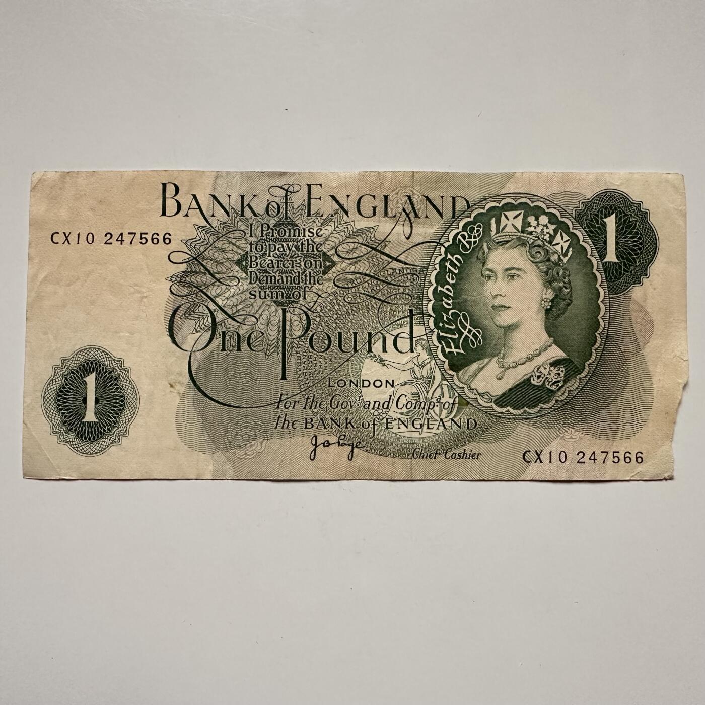 🌹外币初藏🌹🐯2025年第122场  每周二四六晚8️⃣点 接代拍 英国一英镑