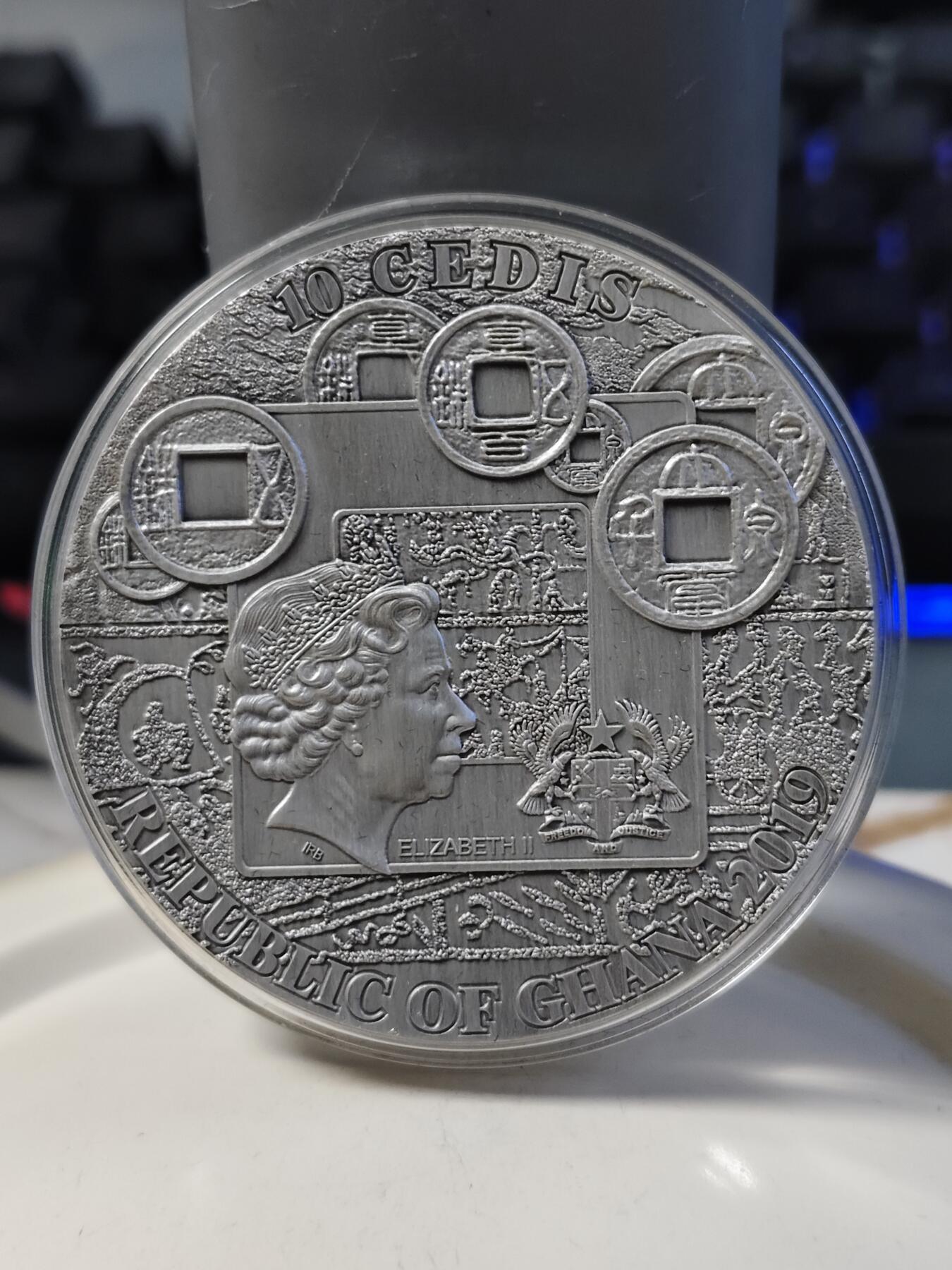 第180期拍卖【长期征集拍品】【北京币展专场】 加纳2019年世界名将系列1关羽高浮雕2盎司镀金银币，999银，发行量500枚