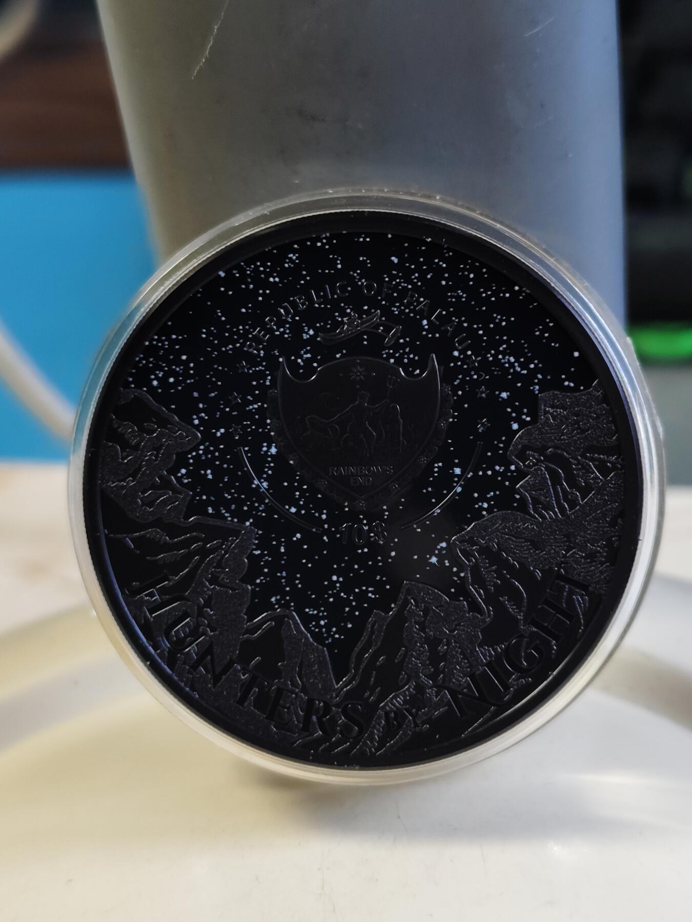 第180期拍卖【长期征集拍品】【北京币展专场】 帕劳2023年夜间猎人系列凯门鳄曜石黑2盎司彩银币，9999银，发行量888枚